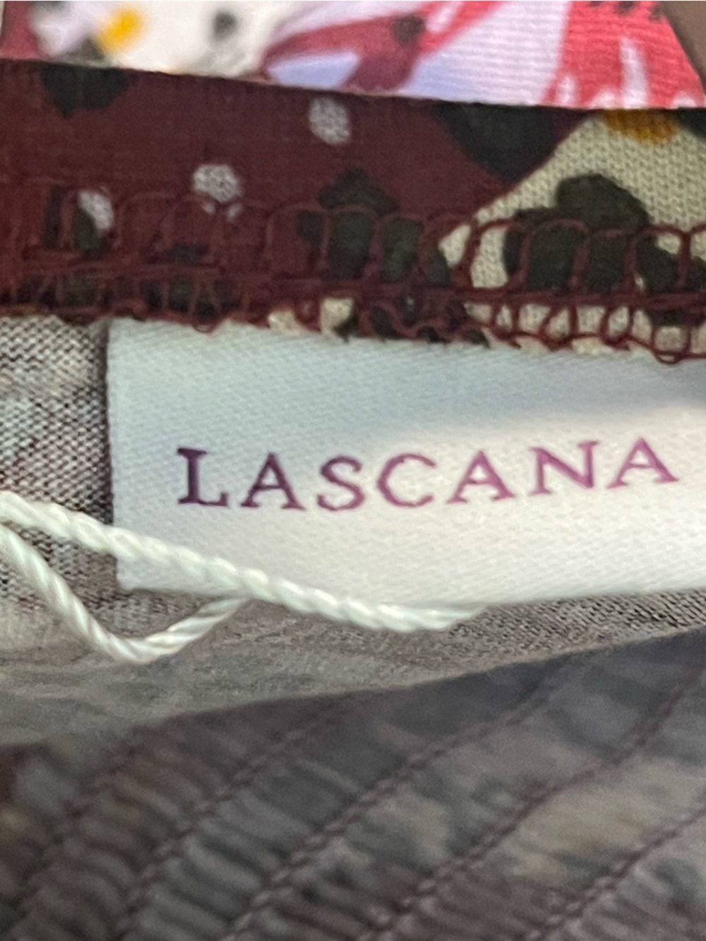 NWT- Lascana printed halter dress featuring crossover v-neckline. Size 12 - Picture 12 of 14